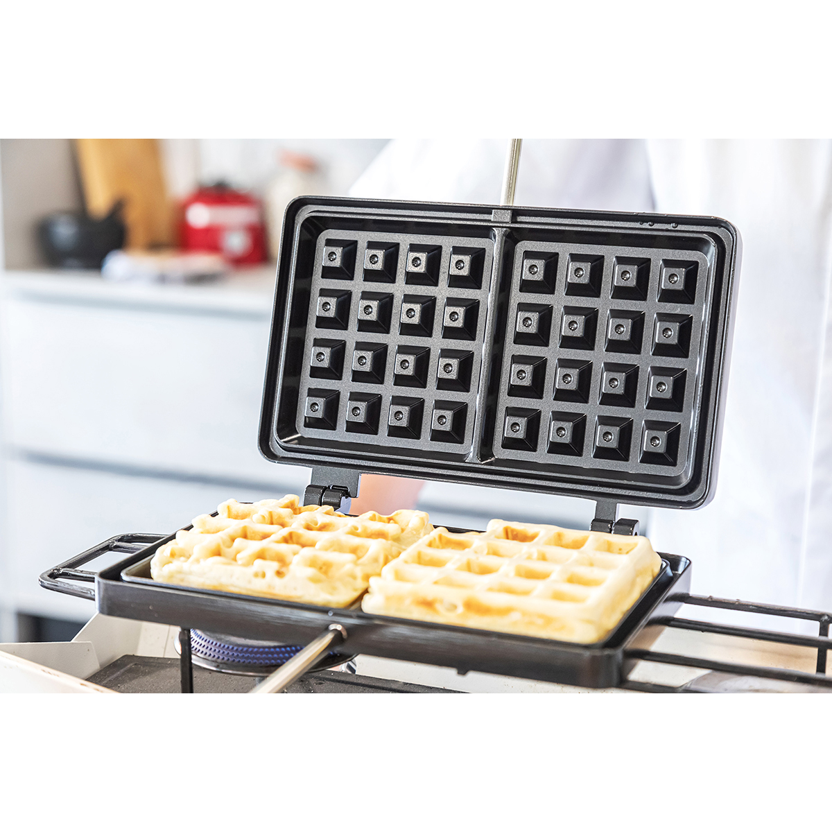 KitchenCraft Non-Stick Waffle Maker, Display Boxed - Image 4