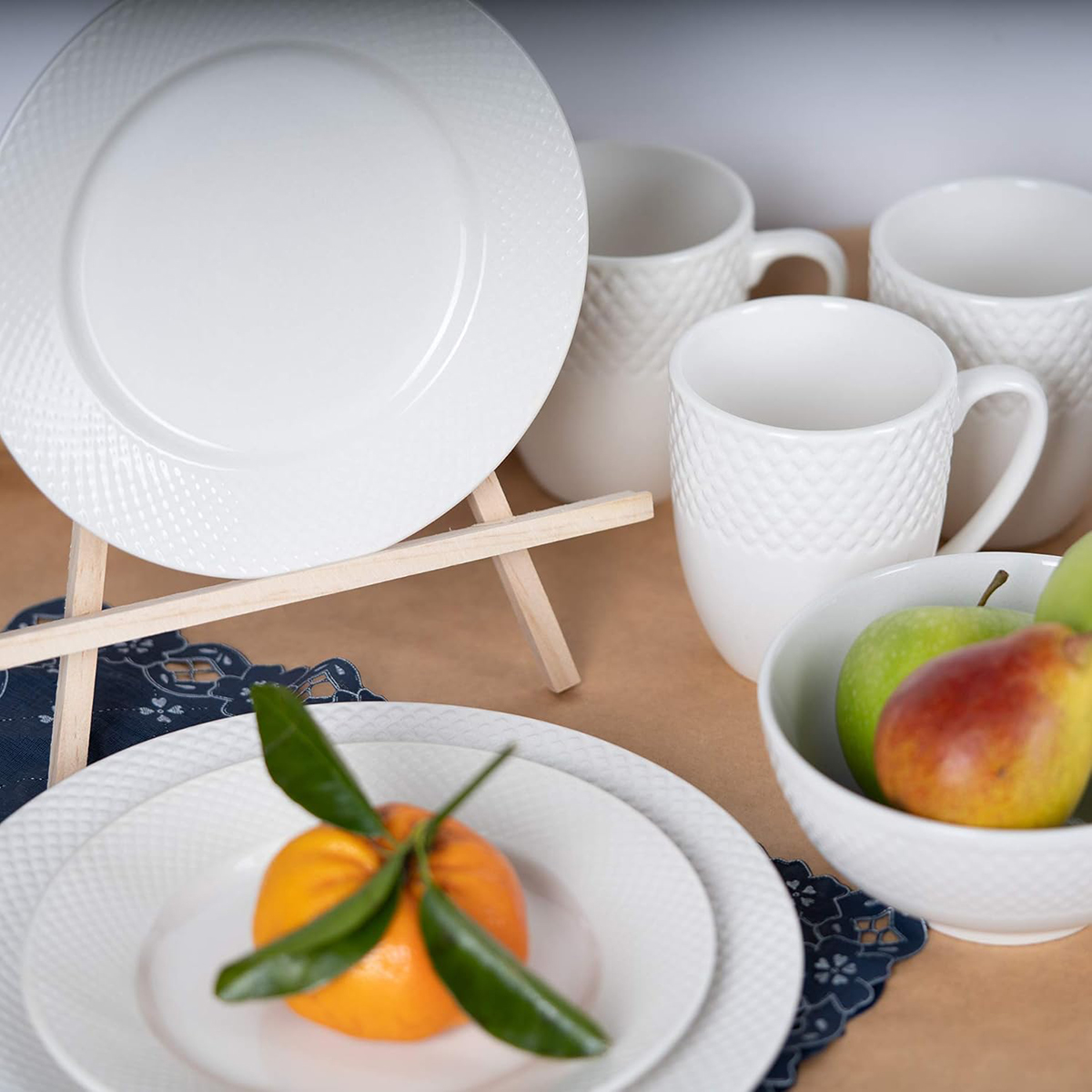 Shallow Dinner Set, 16 Pieces - Image 4