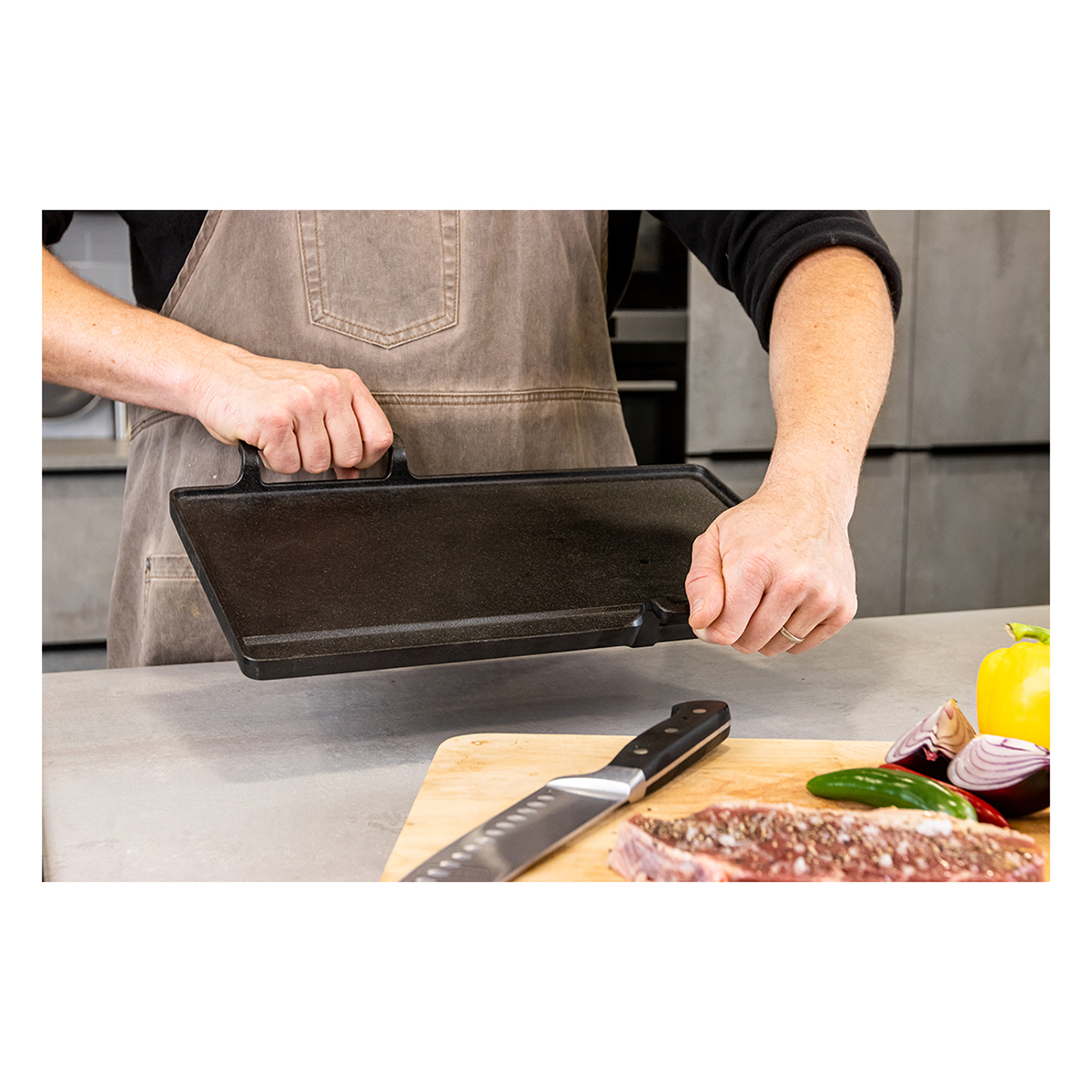 KitchenCraft World of Flavours Oriental Cast Iron Teppanyaki Grill, 42x29x4.5cm, Sleeved - Image 6