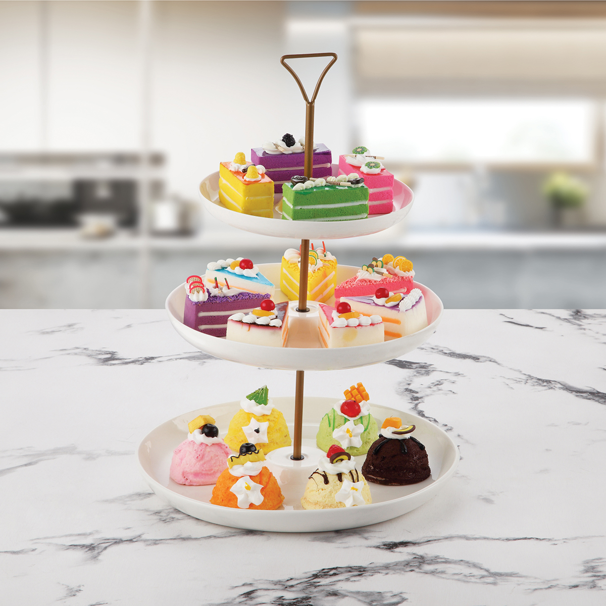 Shallow 3 Tier Round Plate with Gold Stand (7/9/11 inch) - Image 2